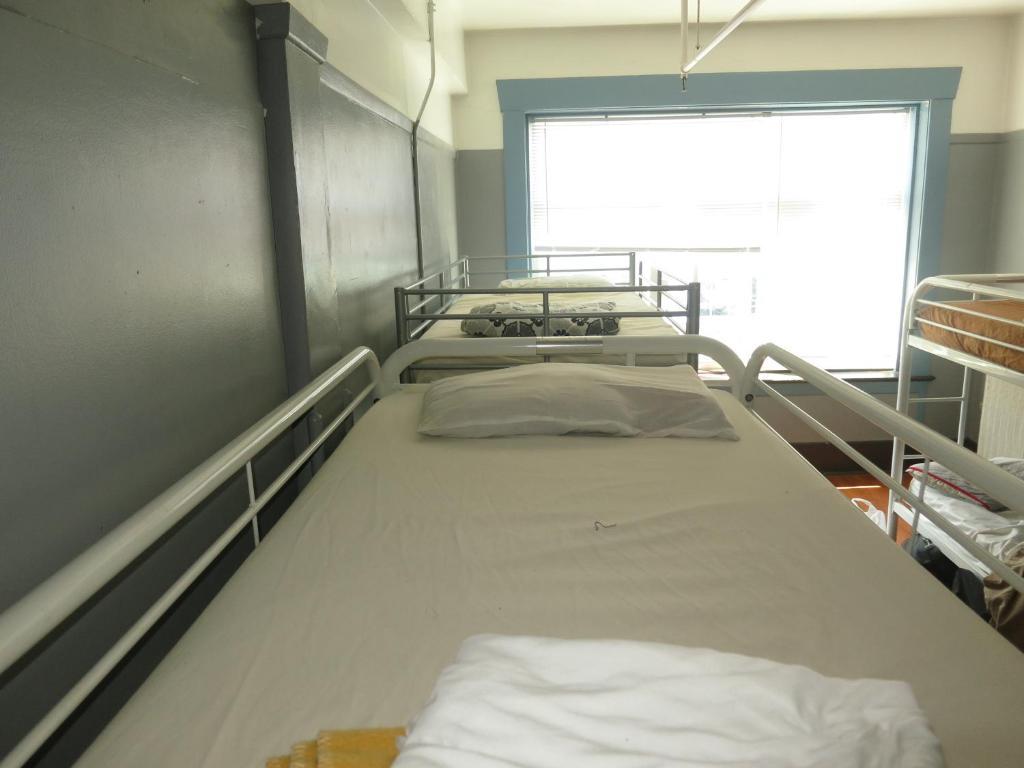نزل فانكوفرفي C&N Backpackers Central Station الغرفة الصورة